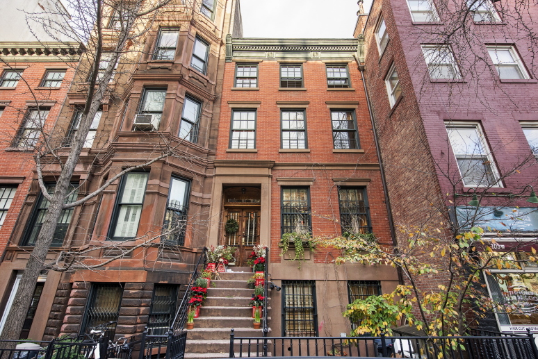 105 West 11th Street, Keith McNally, Cool listings, Greenwich Village, Interiors, celebrities, celebrity chef, kitchens, manhattan townhouse for sale,
