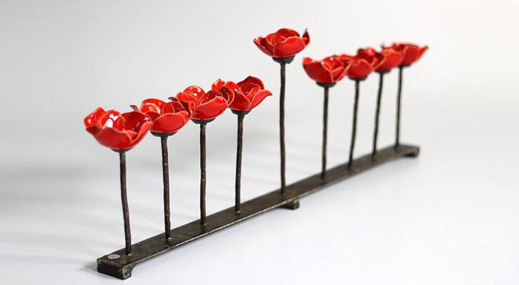 modern menorah design, Tzad Sheni 