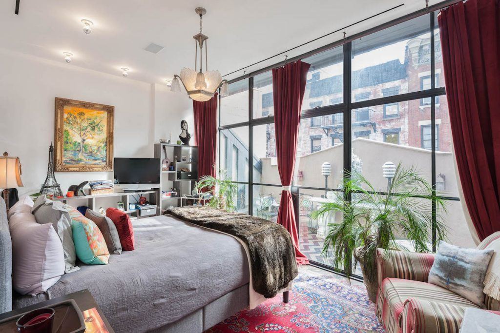 Taylor Swift’s former carriage house rental in the West Village is under contract