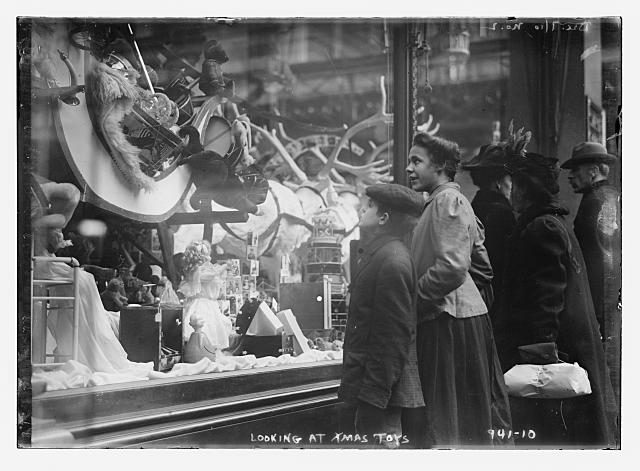 Macy’s, Lord & Taylor, and more: The history of New York City’s holiday windows