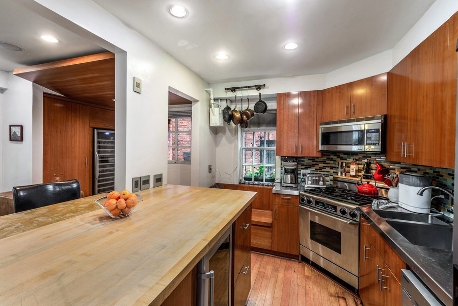 263 West 94th Street, pomander walk, upper west side, cool listings