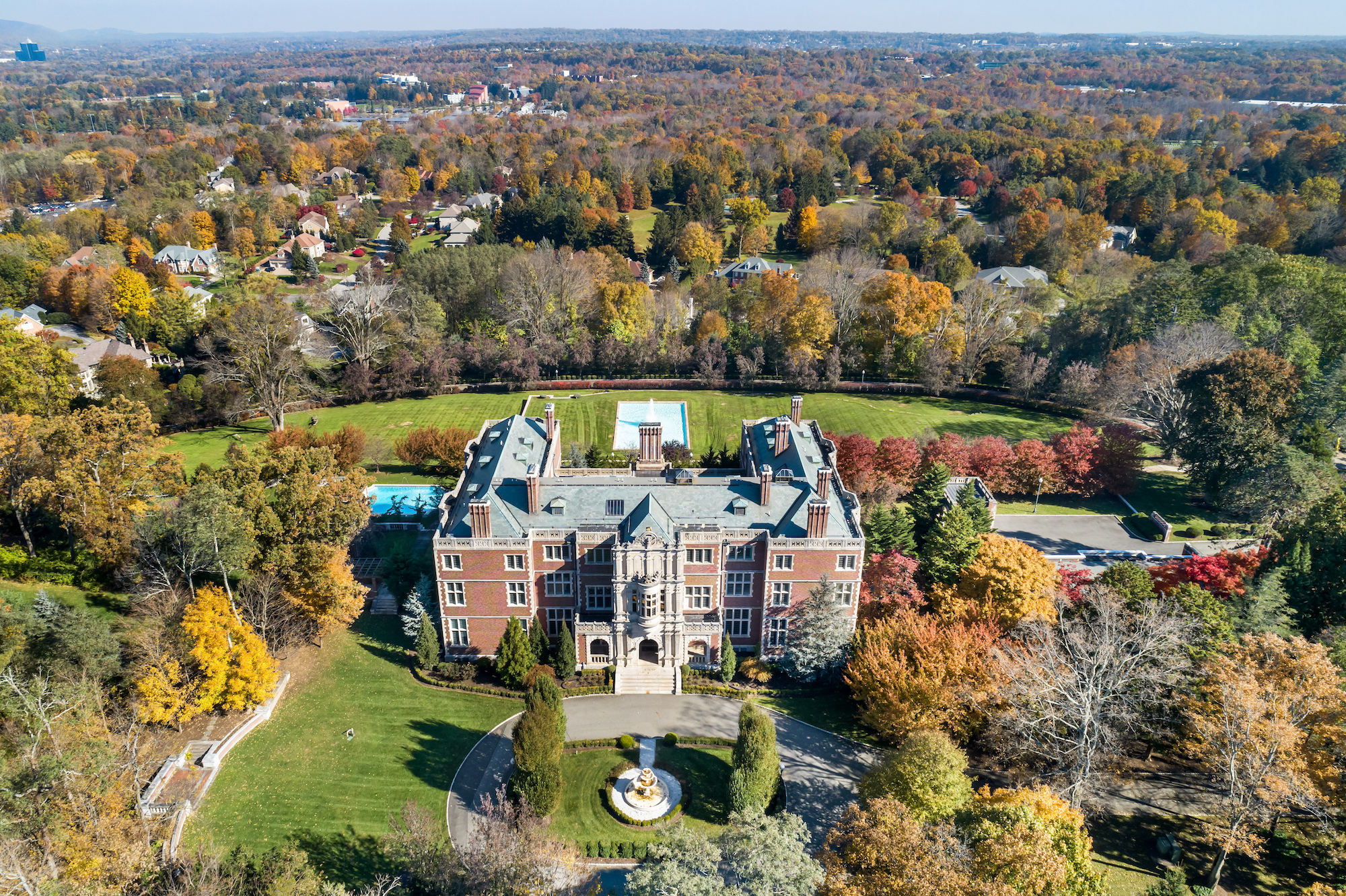 Landmarked ‘castle’ in NJ relists for $39M