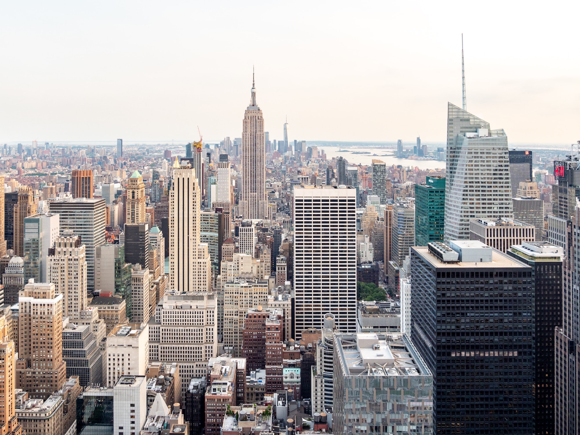 Average Manhattan rent tops $5,000 for the first time ever