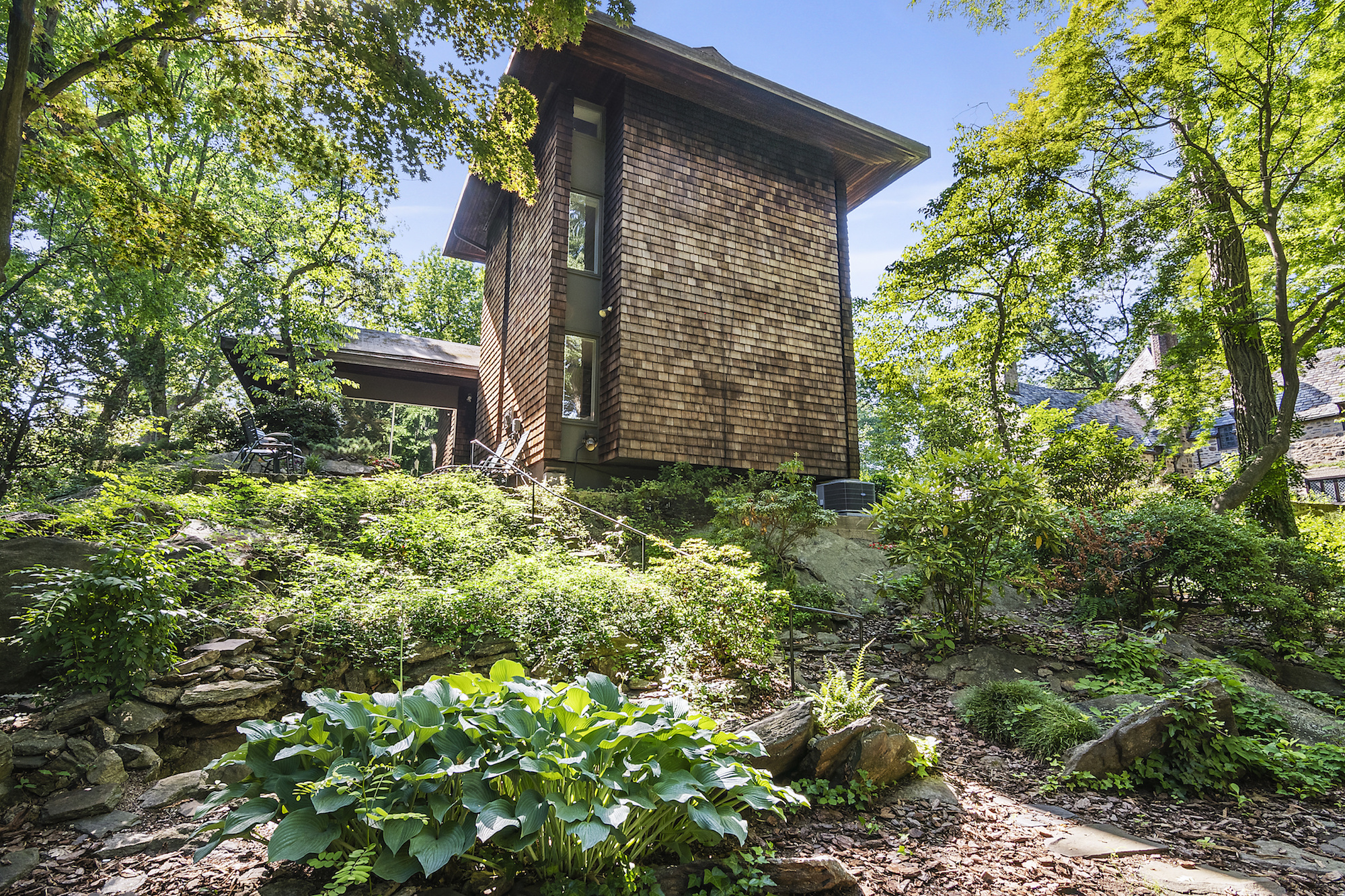 For $1.62M, a mid-century modern home surrounded by woods in the Bronx’s historic Fieldston