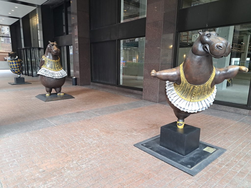 A mini version of NYC’s Hippo Ballerina sculpture is now in Turtle Bay